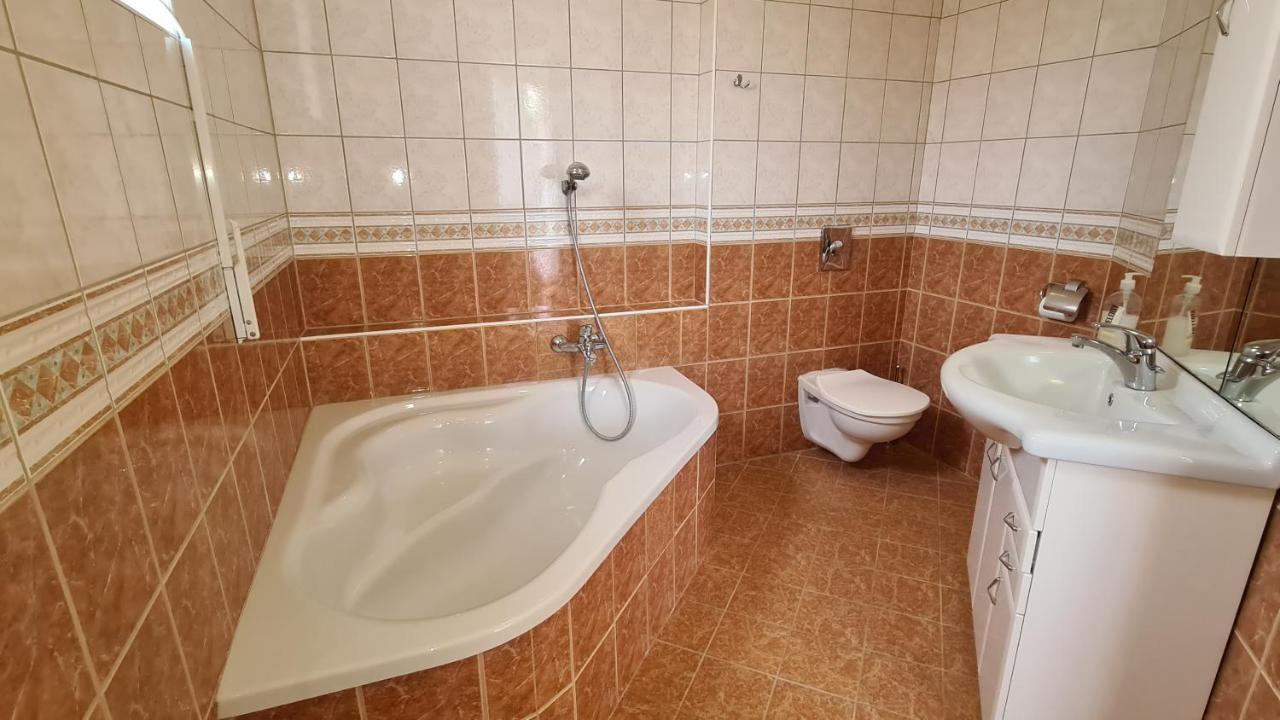 Aqua Therm Hotel 3*