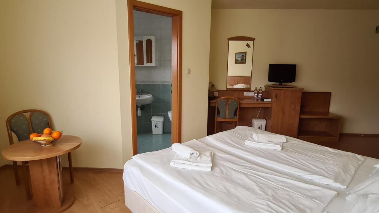 Aqua Therm Hotel 3*