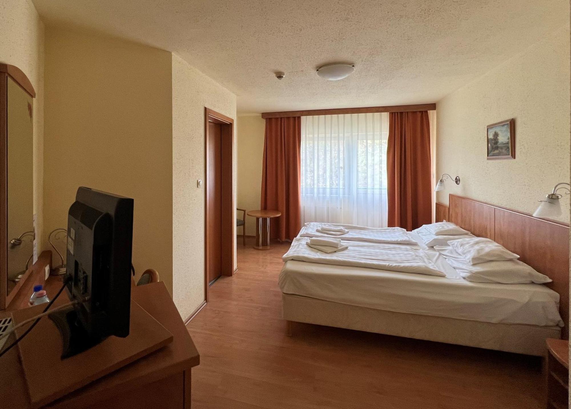 Aqua Therm Hotel 3*
