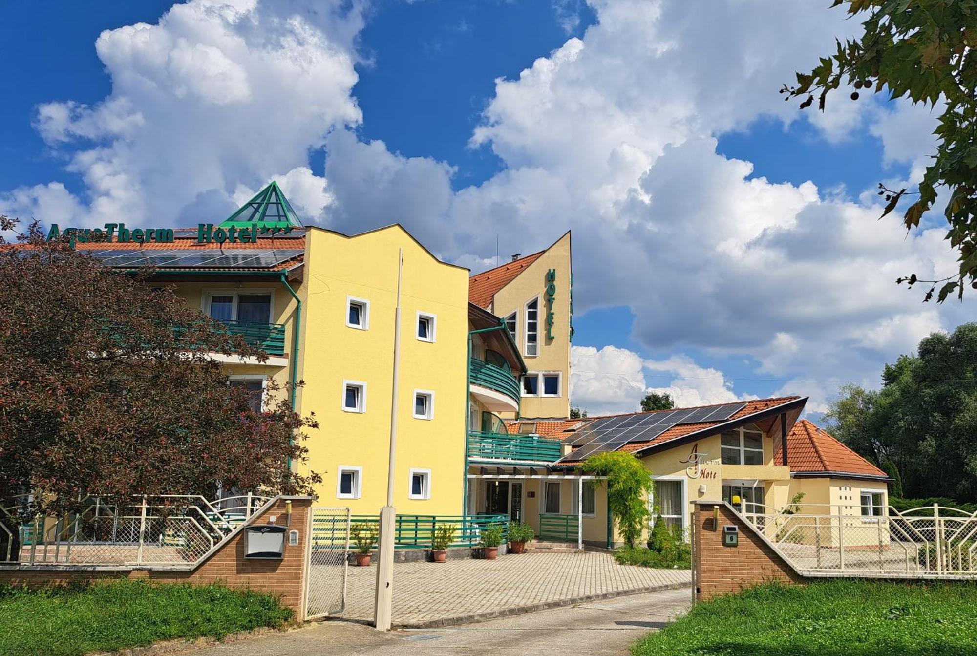 Aqua Therm Hotel 3*
